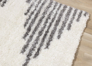 HomeRoots 5' Cream and Gray Geometric Area Rug - Modern Style, Durable, Stain-Resistant for High-Traffic Spaces 5' X 8' 660327