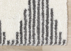 HomeRoots 5' Cream and Gray Geometric Area Rug - Modern Style, Durable, Stain-Resistant for High-Traffic Spaces 5' X 8' 660327