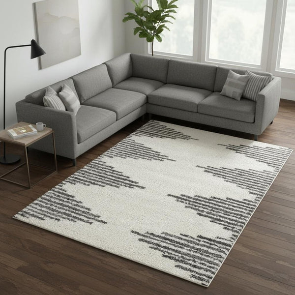 HomeRoots 5' Cream and Gray Geometric Area Rug - Modern Style, Durable, Stain-Resistant for High-Traffic Spaces 8' X 11' 660328