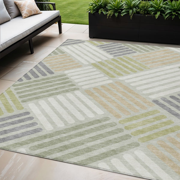 HomeRoots 5' Stylish Artichoke Green and Gray Geometric Area Rug - Washable Indoor/Outdoor Comfort & Durability 660380