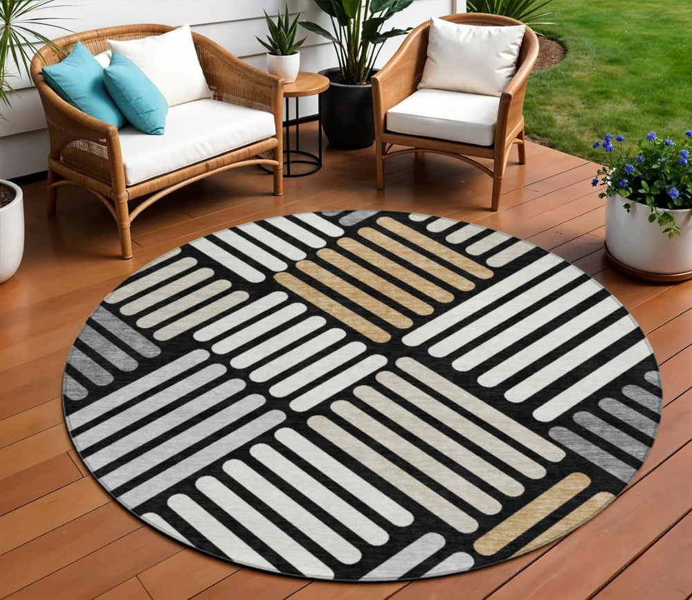 HomeRoots 8' Round Geometric Area Rug in Black, Beige & Ivory - Washable for Indoor/Outdoor Versatility! 660387