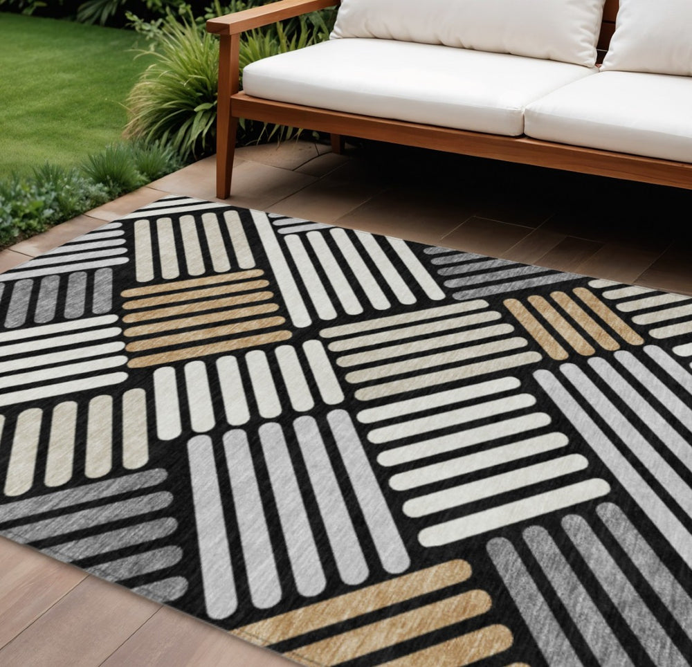 HomeRoots 9' Geometric Washable Area Rug - Black, Beige & Ivory for Indoor/Outdoor Spaces, Durable & Stylish! 660389