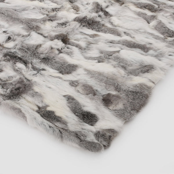 English Elm Christopher Knight Home® - THROW Faux Fur Grey Cozy Throw Blanket for Winter Nights — Ultra-Soft Breathable Texture, Stylish Warmth 66040.00