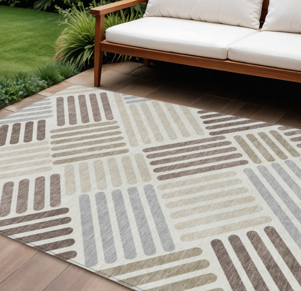 HomeRoots 8' Geometric Washable Area Rug in Ivory, Beige & Brown - Perfect for Indoor & Outdoor Spaces! 660418