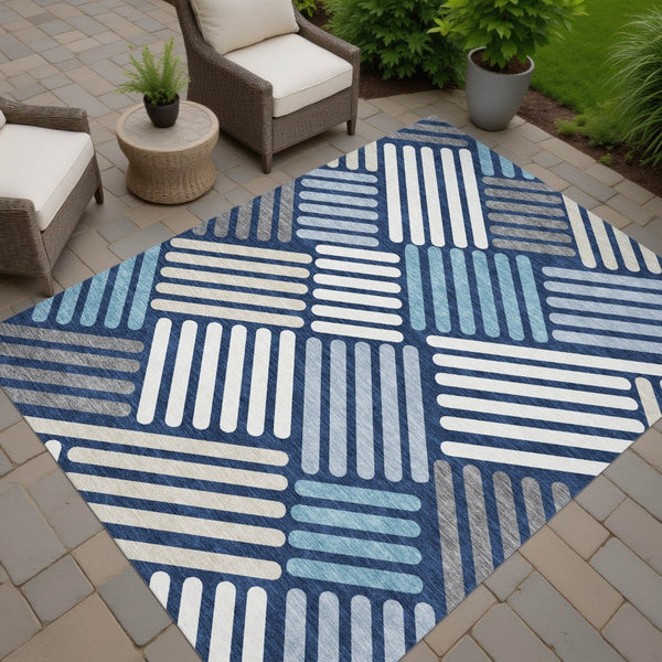 HomeRoots 5' Navy Blue Geometric Washable Area Rug - Durable, Stylish, Indoor/Outdoor Design for High Traffic Use 660422