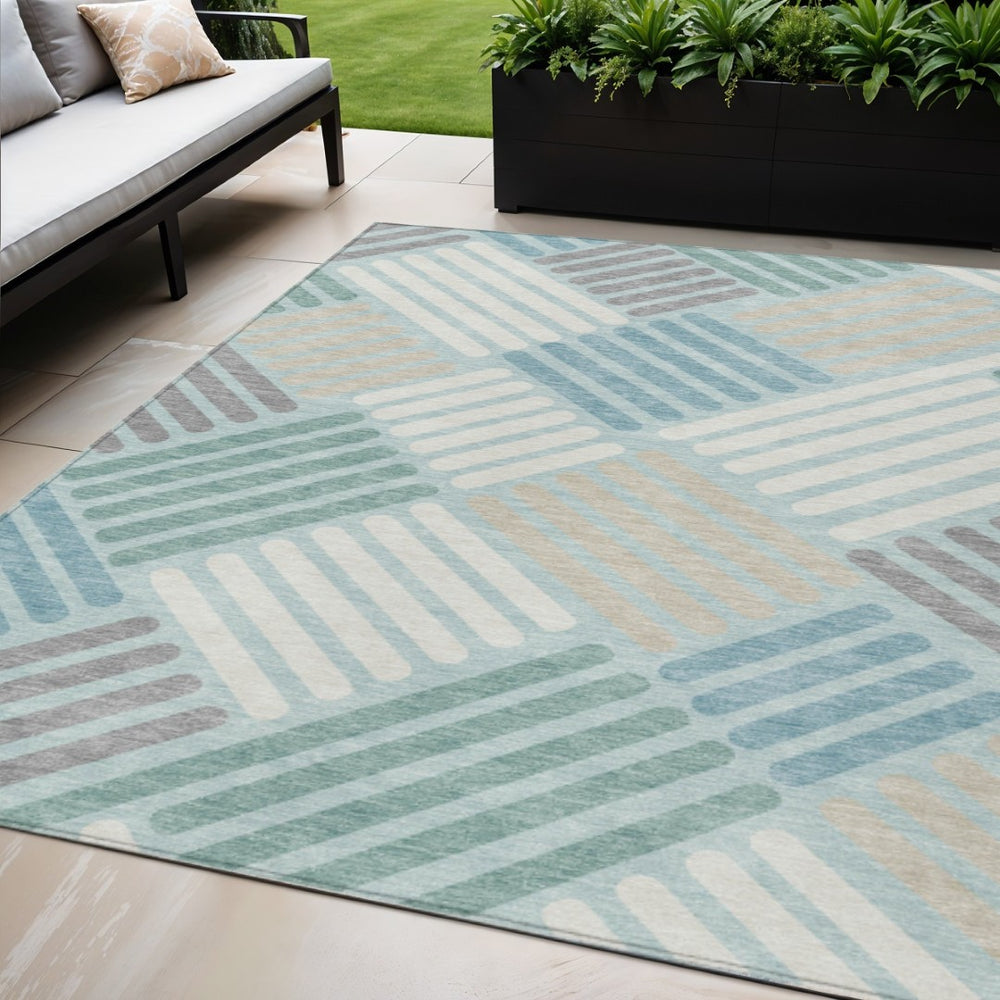 HomeRoots 5' X 8' Pale Aqua Geometric Indoor/Outdoor Area Rug - Stylish, Washable & Durable for Any Space 660428