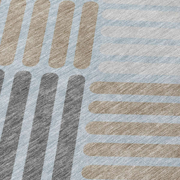 HomeRoots 8' Teal Blue Round Geometric Area Rug – Stylish, Washable, Durable for Indoor & Outdoor Spaces 660435