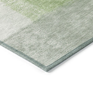 HomeRoots 8' Modern Abstract Artichoke Green and Ivory Round Washable Area Rug for Indoor & Outdoor Spaces 660477