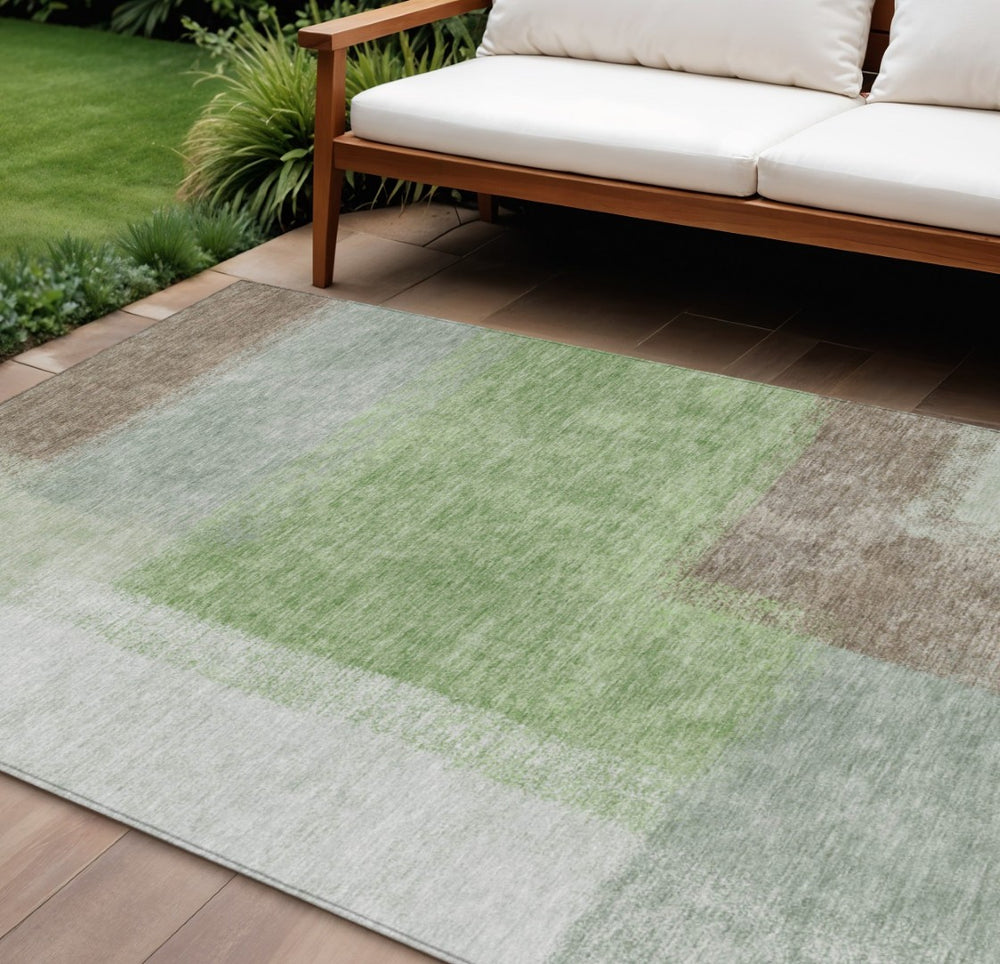 HomeRoots 9' Artichoke Green Abstract Washable Indoor-Outdoor Area Rug for High-Traffic Spaces & Easy Care 660479