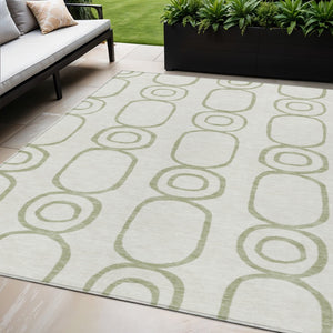 HomeRoots 5' Stylish Artichoke Green & Ivory Geometric Area Rug - Washable, Durable for Indoor & Outdoor Use 660596