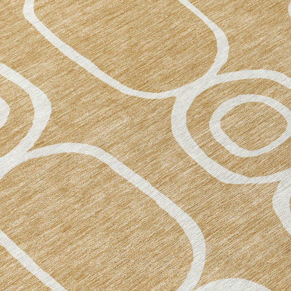 HomeRoots 8' Gold and Ivory Round Geometric Rug - Stylish, Washable Indoor/Outdoor Area Rug for High-Traffic Spaces 660615