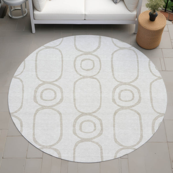 HomeRoots 8' Ivory and Beige Round Geometric Indoor-Outdoor Rug - Stylish, Washable, Durable & Versatile Design 660621