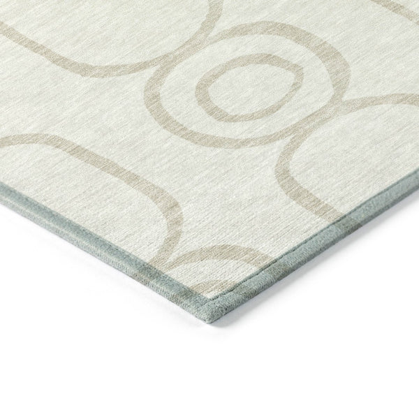 HomeRoots 8' Ivory and Beige Round Geometric Indoor-Outdoor Rug - Stylish, Washable, Durable & Versatile Design 660621