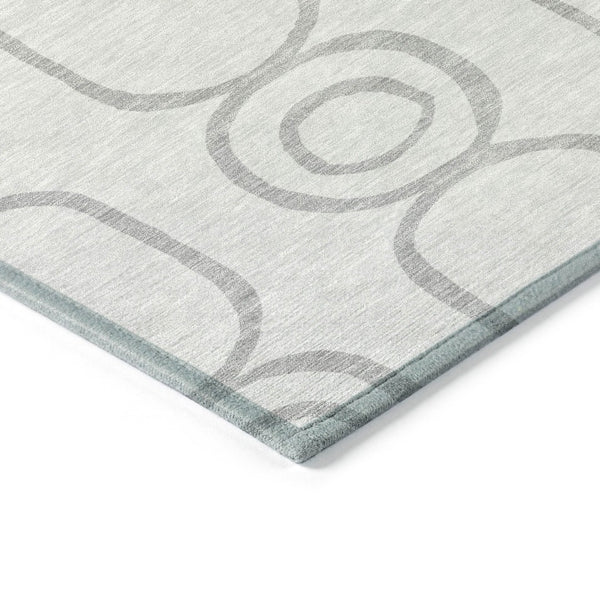 HomeRoots 8' Modern Silver and Gray Round Geometric Area Rug - Washable, Durable for Indoor/Outdoor Use! 660633