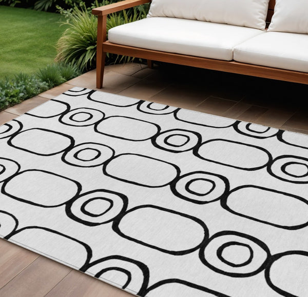 HomeRoots 10' X 14' Modern Geometric Washable Area Rug for Indoor & Outdoor Spaces - Durable & Stylish Design 660654