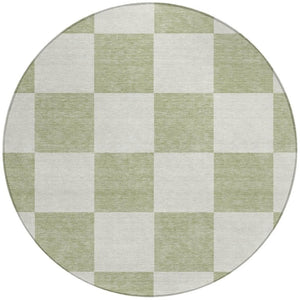 HomeRoots 8' Artichoke Green Round Geometric Rug – Stylish, Washable Indoor/Outdoor Area Rug for High Traffic Spaces 660657