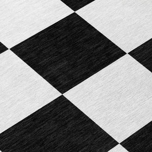 HomeRoots 8' Black And White Geometric Indoor Outdoor Area Rug – Stylish, Durable & Easy-Clean Design! 660663