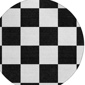 HomeRoots 8' Black And White Geometric Indoor Outdoor Area Rug – Stylish, Durable & Easy-Clean Design! 660663