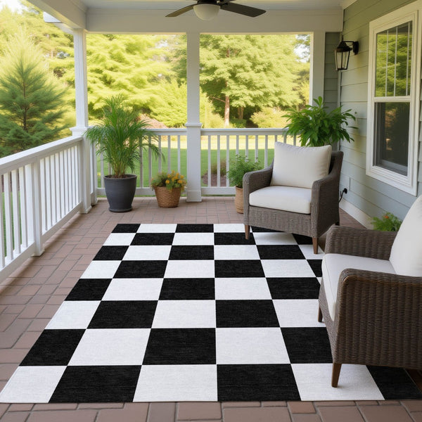 HomeRoots 10' X 14' Stylish Black and White Geometric Area Rug - Durable, Washable, Perfect for Indoor & Outdoor Use 660666