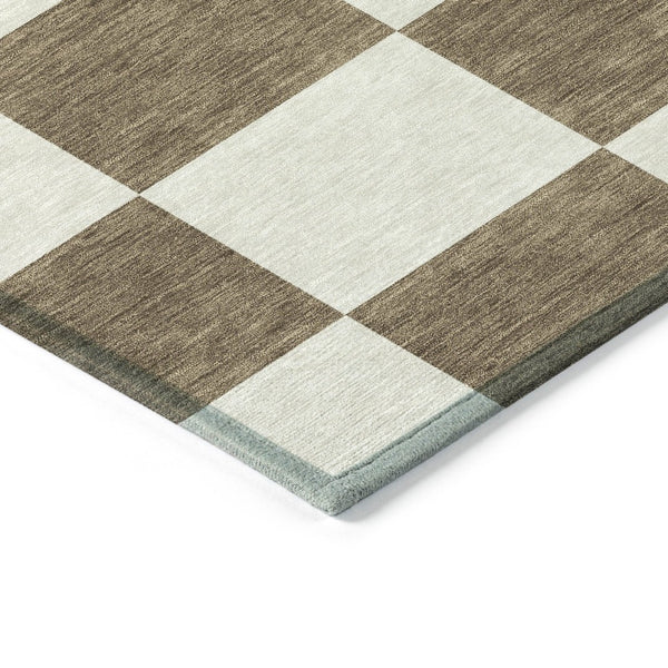 HomeRoots 5' Chocolate & Ivory Geometric Indoor Outdoor Rug – Stylish, Washable & Durable for High-Traffic Areas 660674