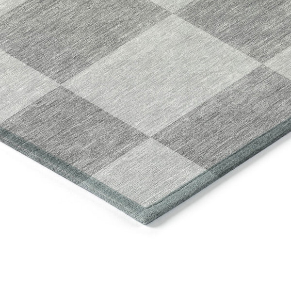 HomeRoots 8' Gray and Pewter Geometric Round Washable Area Rug - Stylish, Durable, Indoor/Outdoor Essential 660693
