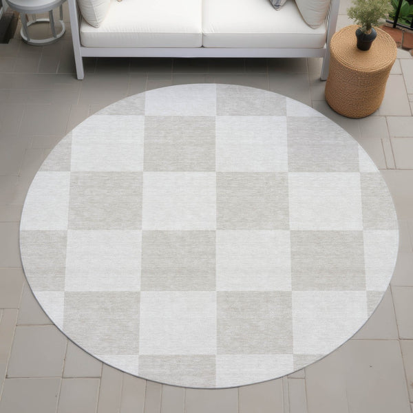 HomeRoots 8' Stylish Ivory & Beige Geometric Round Rug - Washable, Indoor/Outdoor, Stain-Resistant & Versatile! 660699