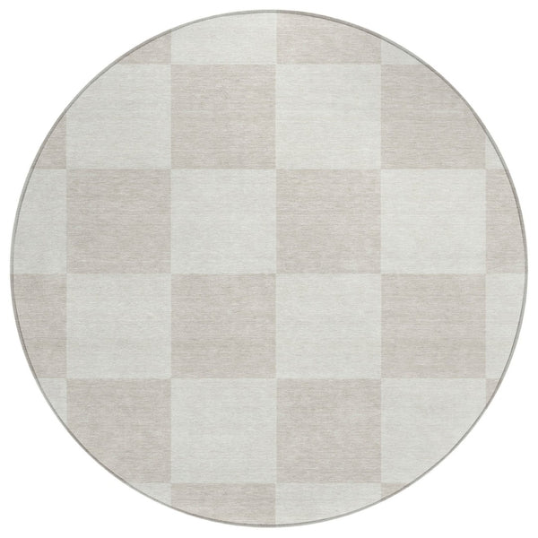 HomeRoots 8' Stylish Ivory & Beige Geometric Round Rug - Washable, Indoor/Outdoor, Stain-Resistant & Versatile! 660699