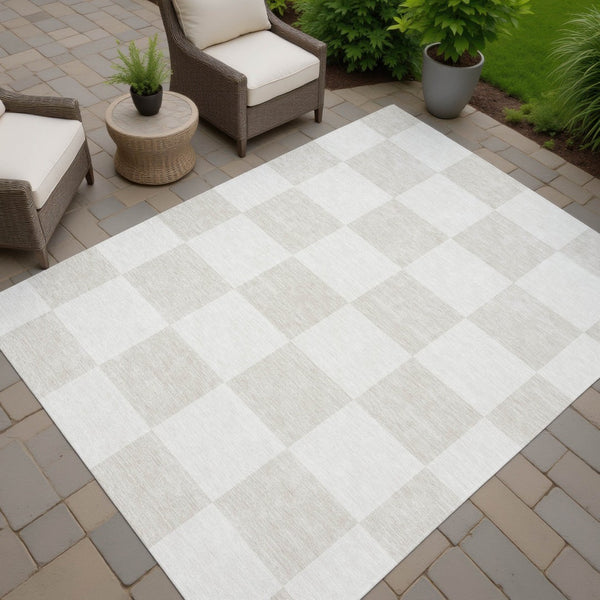 HomeRoots 8' X 10' Ivory and Beige Geometric Washable Rug - Stylish, Durable, Indoor/Outdoor Versatility! 660700