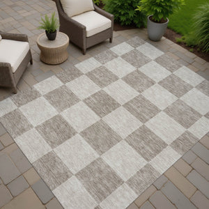 HomeRoots 5' X 8' Stylish Khaki & Taupe Geometric Rug - Washable, Durable, Perfect for Indoor & Outdoor Use! 660704