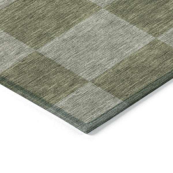 HomeRoots 5' Stylish Olive Green and Gray Geometric Area Rug - Washable, Durable, Indoor/Outdoor Use! 660728