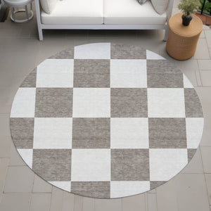 HomeRoots 8' Taupe and Ivory Round Geometric Washable Rug - Stylish, Durable Indoor/Outdoor Area Essential! 660759