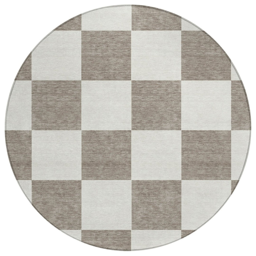 HomeRoots 8' Taupe and Ivory Round Geometric Washable Rug - Stylish, Durable Indoor/Outdoor Area Essential! 660759