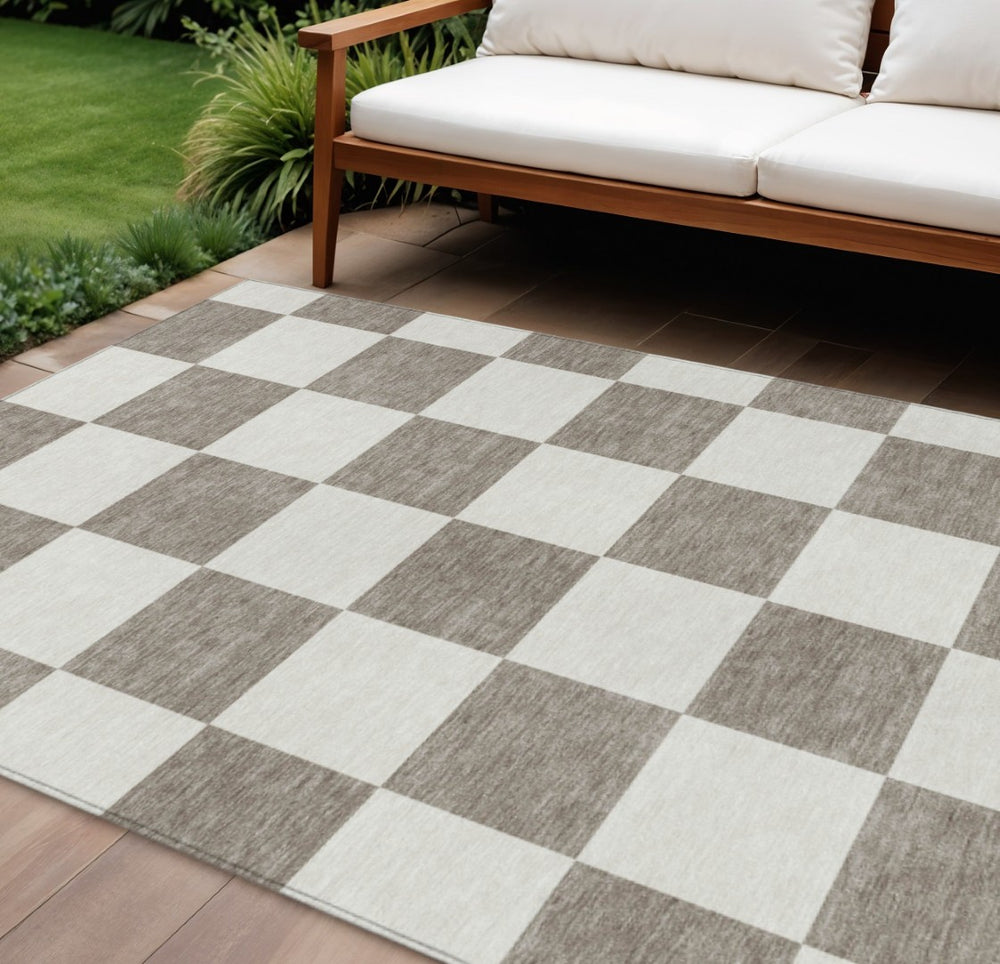 HomeRoots 9' X 12' Stylish Taupe and Ivory Geometric Washable Area Rug - Perfect for Indoor and Outdoor Use! 660761