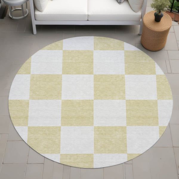 HomeRoots 8' Round Geometric Washable Rug in Wheat and Beige - Stylish Indoor/Outdoor Accent for Any Space 660771
