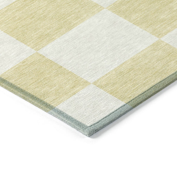 HomeRoots 8' Round Geometric Washable Rug in Wheat and Beige - Stylish Indoor/Outdoor Accent for Any Space 660771