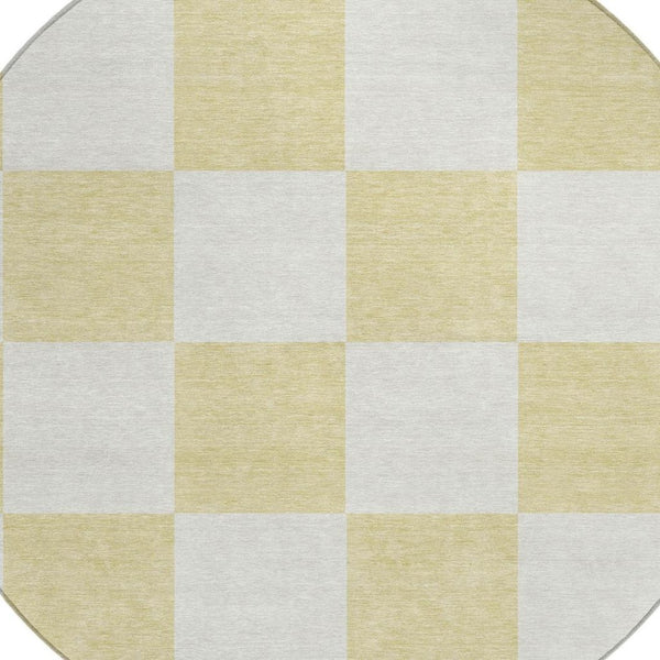 HomeRoots 8' Round Geometric Washable Rug in Wheat and Beige - Stylish Indoor/Outdoor Accent for Any Space 660771