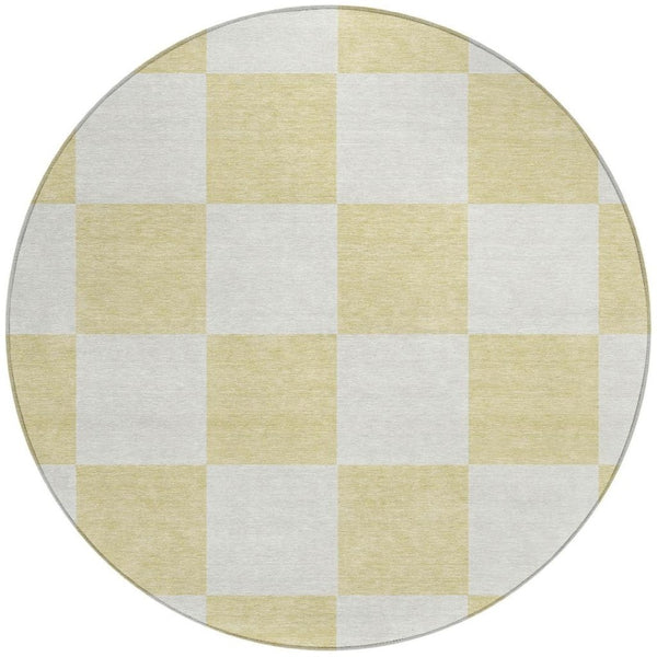 HomeRoots 8' Round Geometric Washable Rug in Wheat and Beige - Stylish Indoor/Outdoor Accent for Any Space 660771