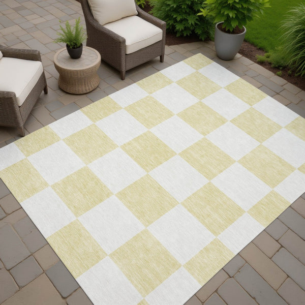 HomeRoots 8' X 10' Wheat And Beige Geometric Washable Rug - Stylish Indoor/Outdoor Decor for High-Traffic Areas 660772