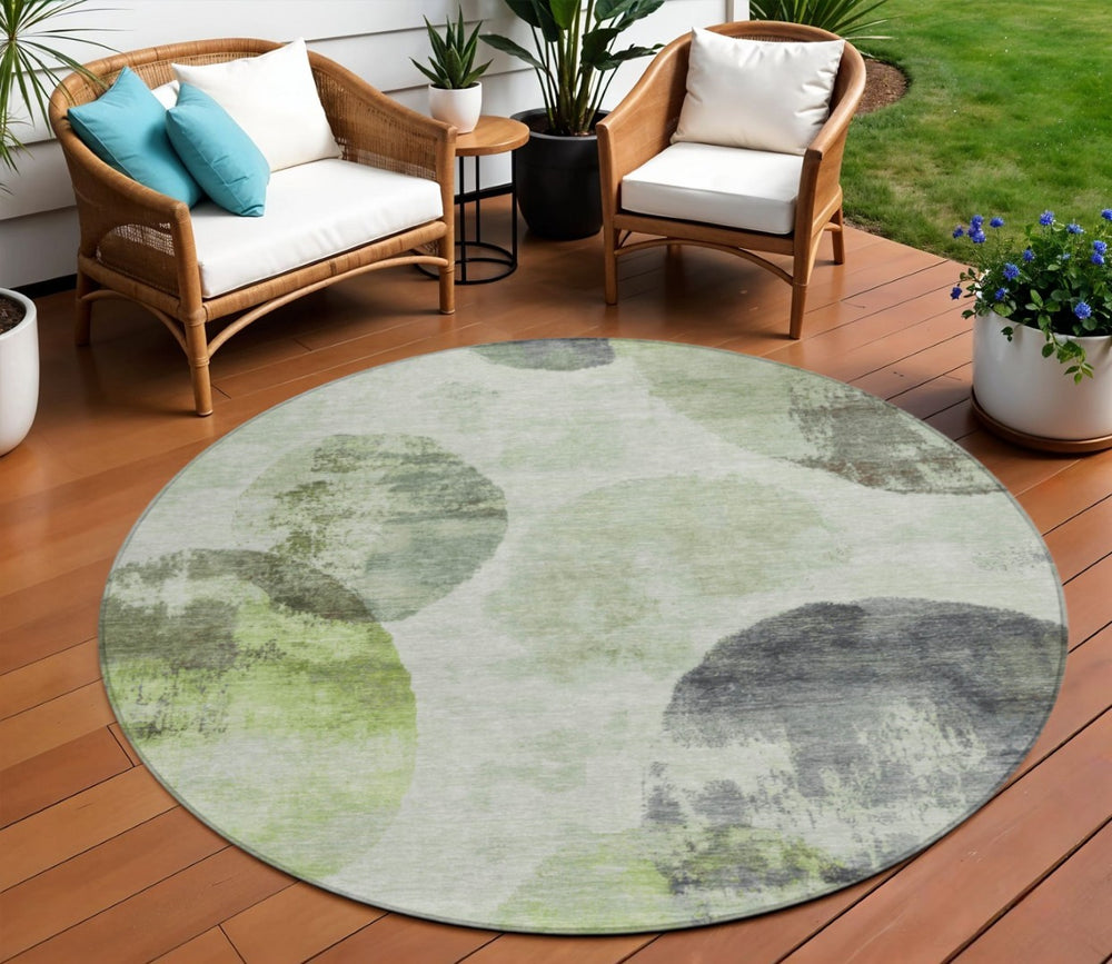HomeRoots 8' Artichoke Green & Ivory Round Abstract Rug – Stylish, Washable, Indoor/Outdoor, Durable Design 660777