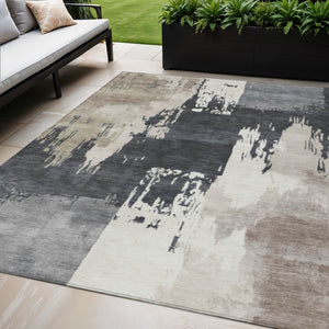 HomeRoots 5' Abstract Charcoal, Ivory & Beige Washable Area Rug for Indoor/Outdoor High Traffic Spaces 660830