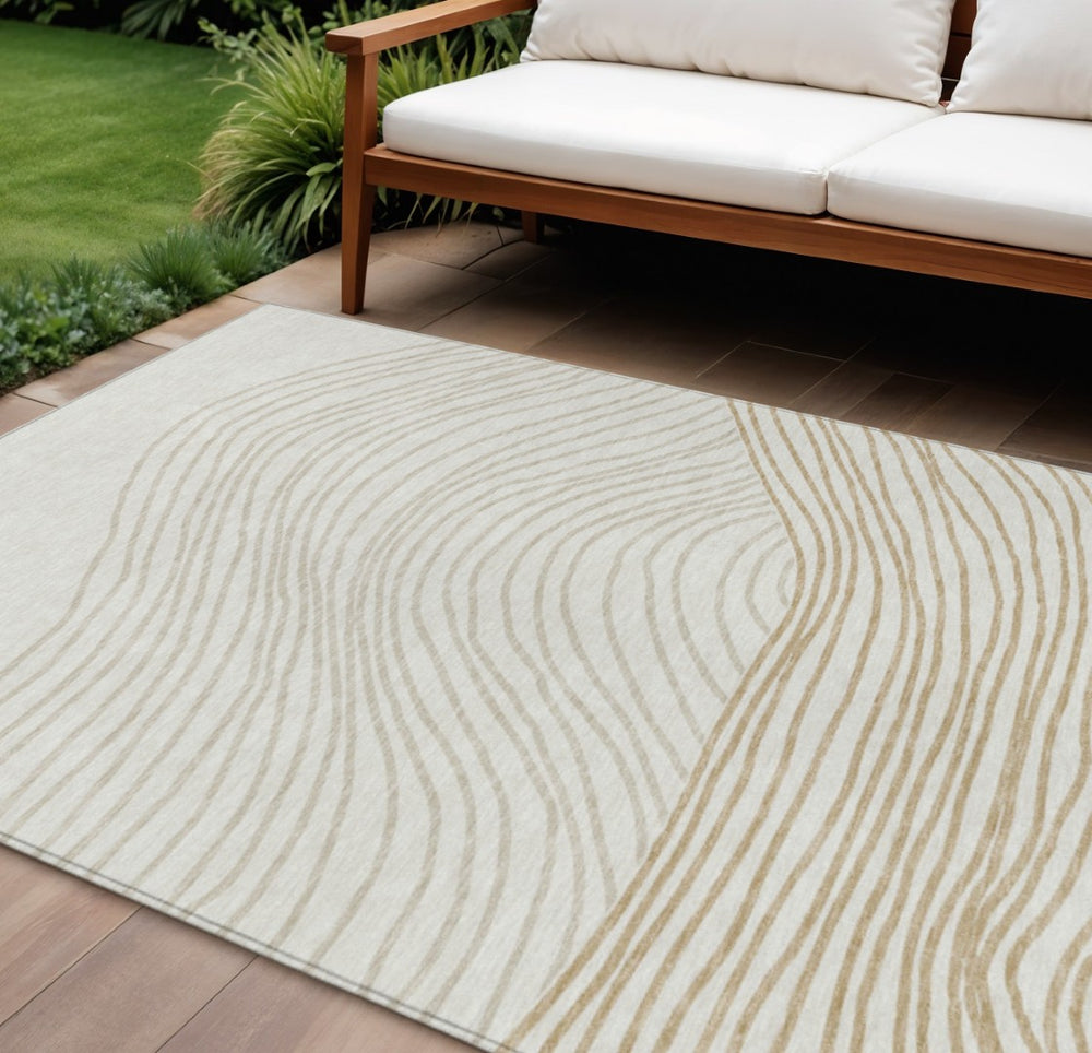 HomeRoots 8' X 10' Stylish Ivory & Wheat Striped Washable Rug - Indoor/Outdoor, Durable, Easy-Care Design! 660964