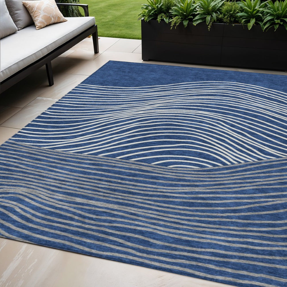 HomeRoots 5' Navy Blue & Ivory Striped Indoor-Outdoor Area Rug - Durable, Washable, Stain-Resistant Design 660968