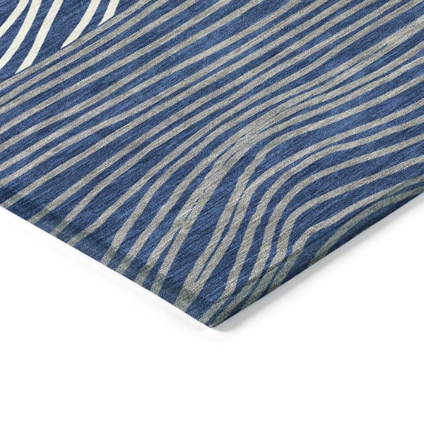 HomeRoots 8' Navy Blue and Ivory Round Striped Area Rug - Washable, Durable, Indoor/Outdoor Coastal Charm 660969