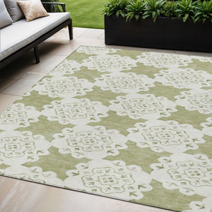 HomeRoots 5' Quatrefoil Area Rug in Artichoke Green & Ivory – Washable, Durable for Indoor/Outdoor Elegance 661022