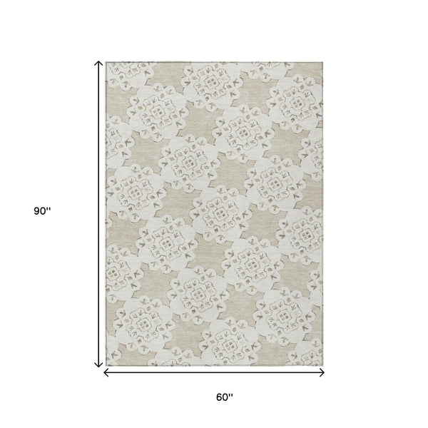 HomeRoots 5' X 8' Beige And Ivory Quatrefoil Area Rug - Stylish, Durable, Washable for Indoor & Outdoor Spaces 661028