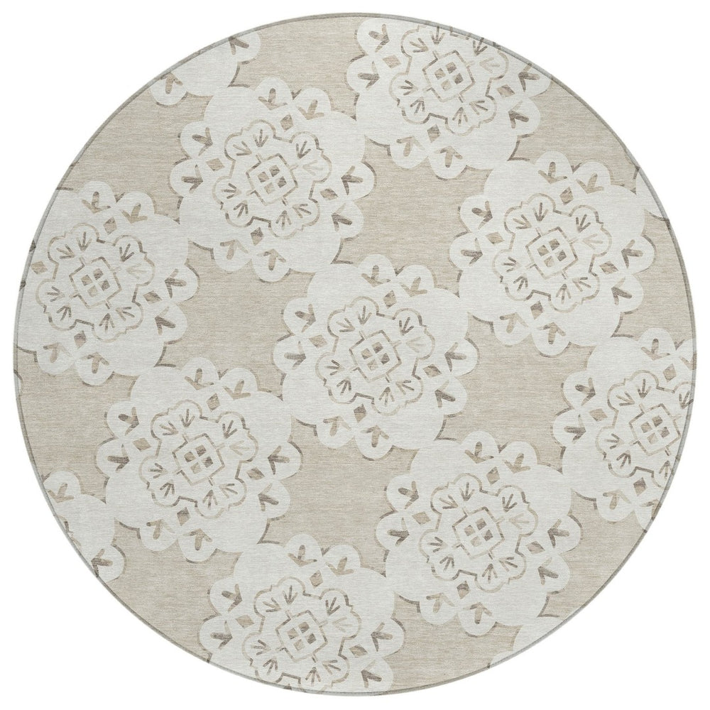 HomeRoots 8' Beige and Ivory Round Quatrefoil Rug - Washable, Durable, Stylish for Indoor & Outdoor Spaces 661029