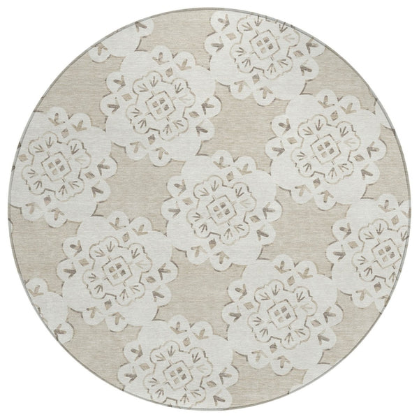 HomeRoots 8' Beige and Ivory Round Quatrefoil Rug - Washable, Durable, Stylish for Indoor & Outdoor Spaces 661029