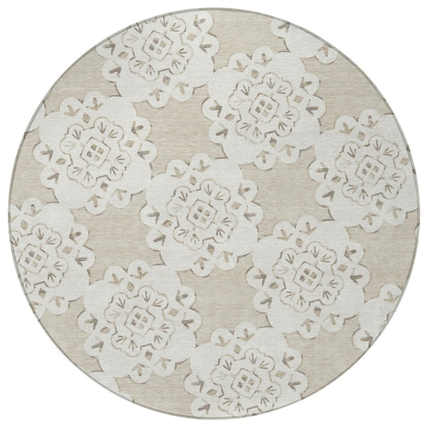 HomeRoots 8' Beige and Ivory Round Quatrefoil Rug - Washable, Durable, Stylish for Indoor & Outdoor Spaces 661029