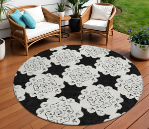 HomeRoots 8' Black and Ivory Round Quatrefoil Rug - Washable, Stain-Resistant, Perfect for Indoor & Outdoor Use 661035