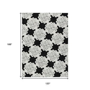 HomeRoots 10' X 14' Stylish Black and Ivory Quatrefoil Washable Area Rug for Indoor and Outdoor Spaces 661038